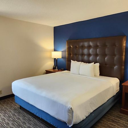 Heritage Inn & Suites St Louis Fenton, Trademark By Wyndham Экстерьер фото