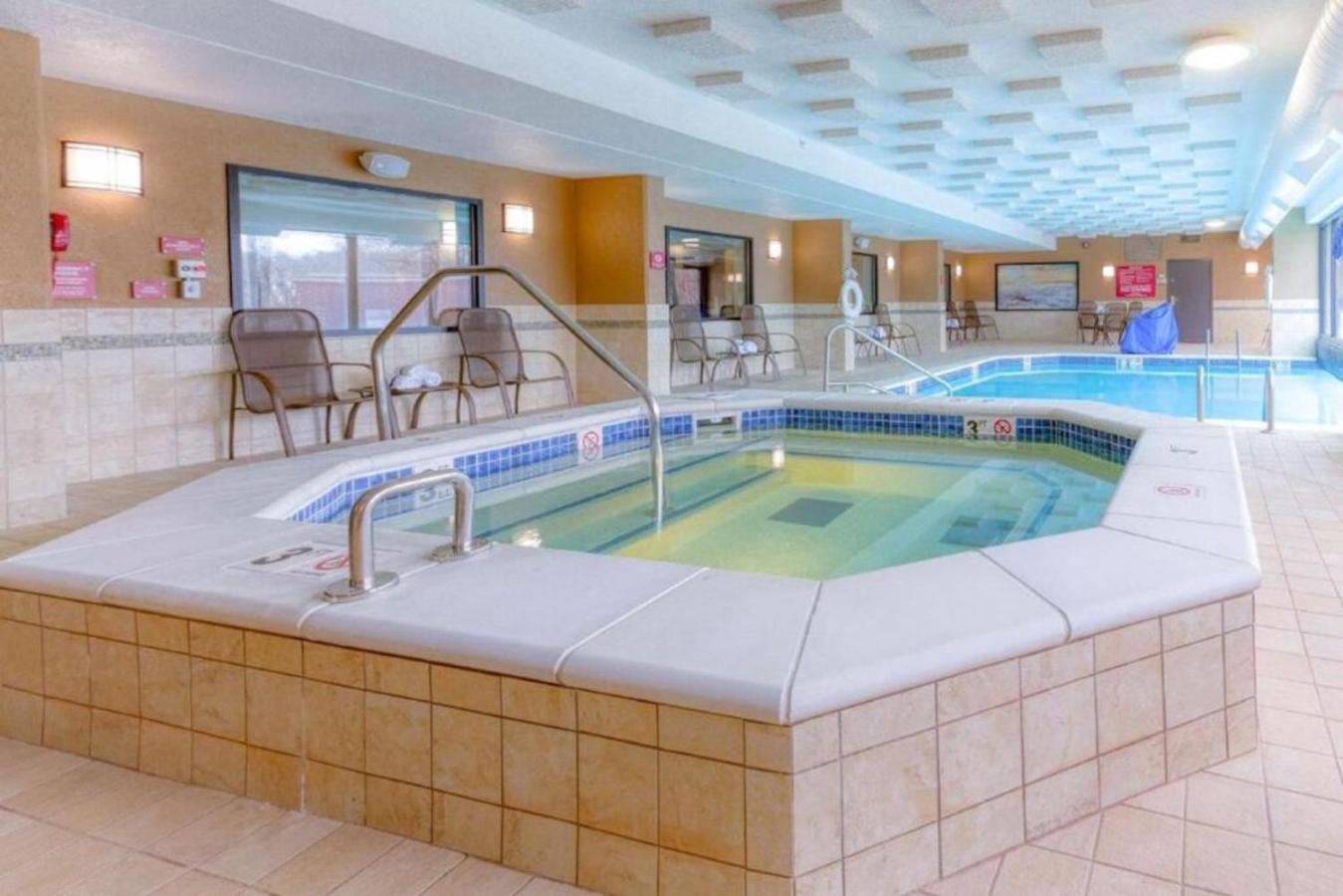 Heritage Inn & Suites St Louis Fenton, Trademark By Wyndham Экстерьер фото