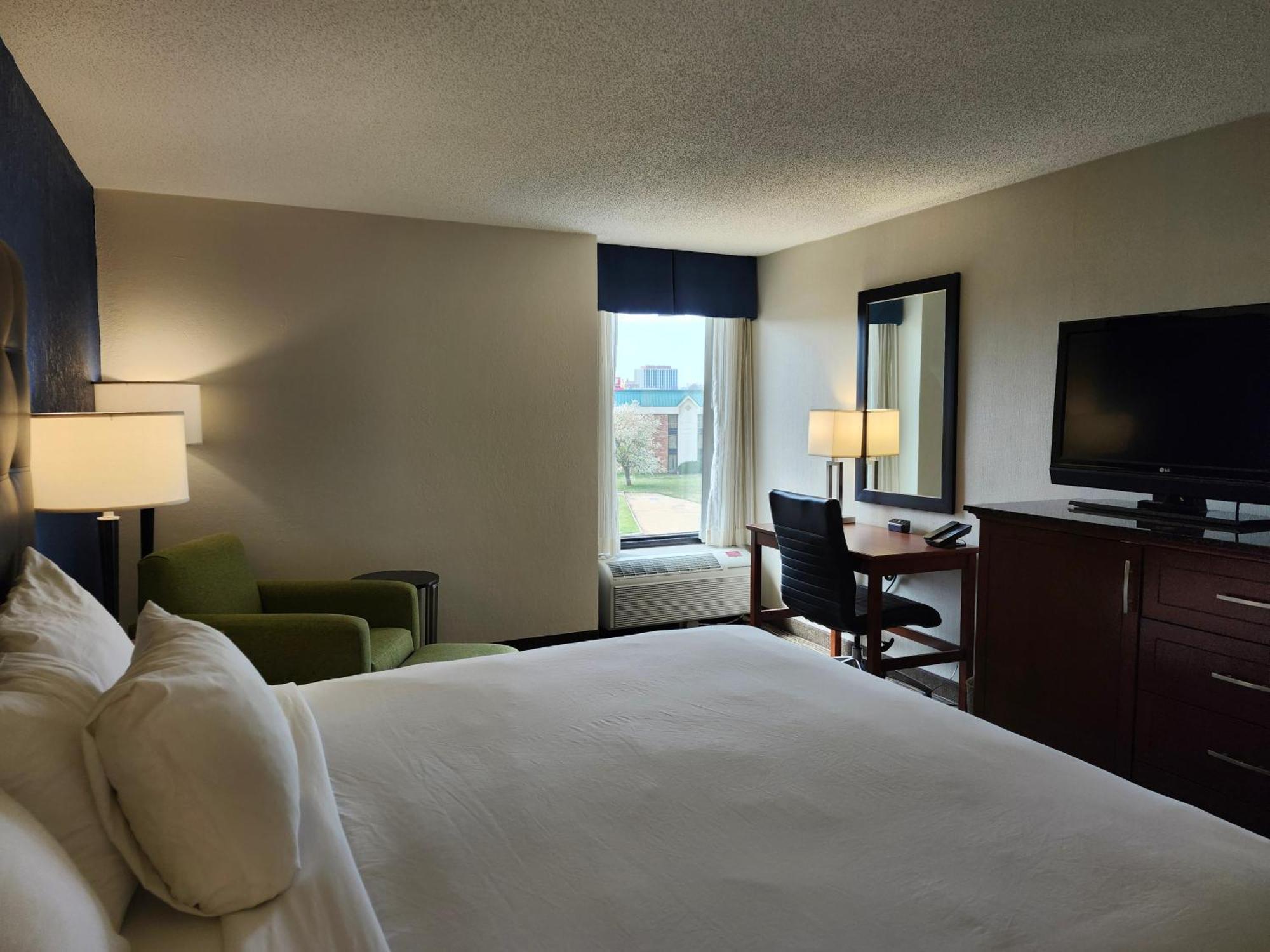 Heritage Inn & Suites St Louis Fenton, Trademark By Wyndham Экстерьер фото