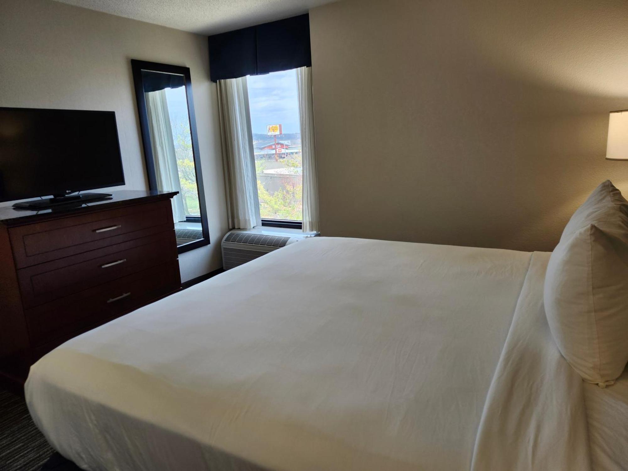 Heritage Inn & Suites St Louis Fenton, Trademark By Wyndham Экстерьер фото